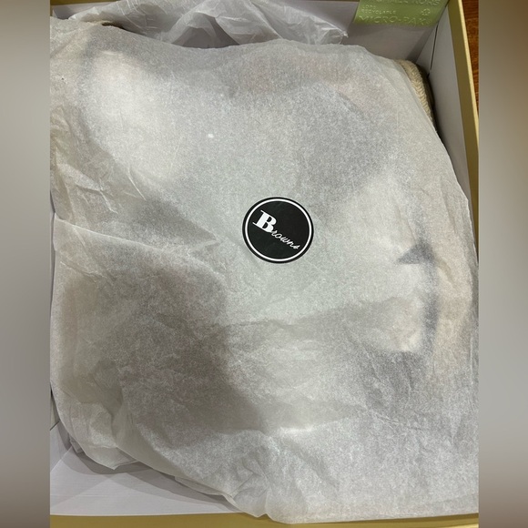 Michael Kors Sandal - Picture 8 of 10